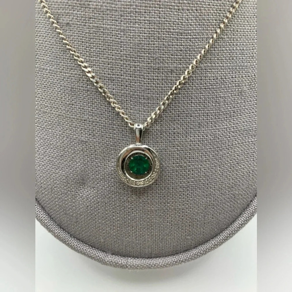 925 sterling silver lab emerald and Diamond  necklace - Picture 3 of 10